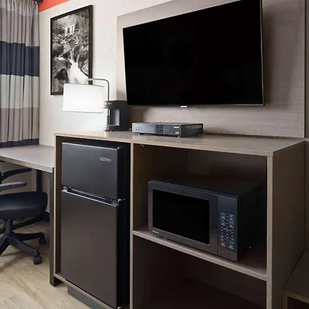 Ramada By Wyndham Parsippany Hotel